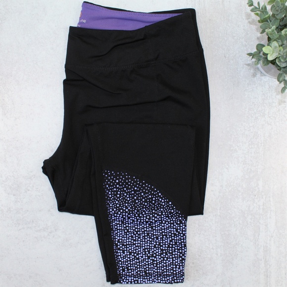 Tangerine Pants - Tangerine Black Polka Dot Embossed Athletic Capris